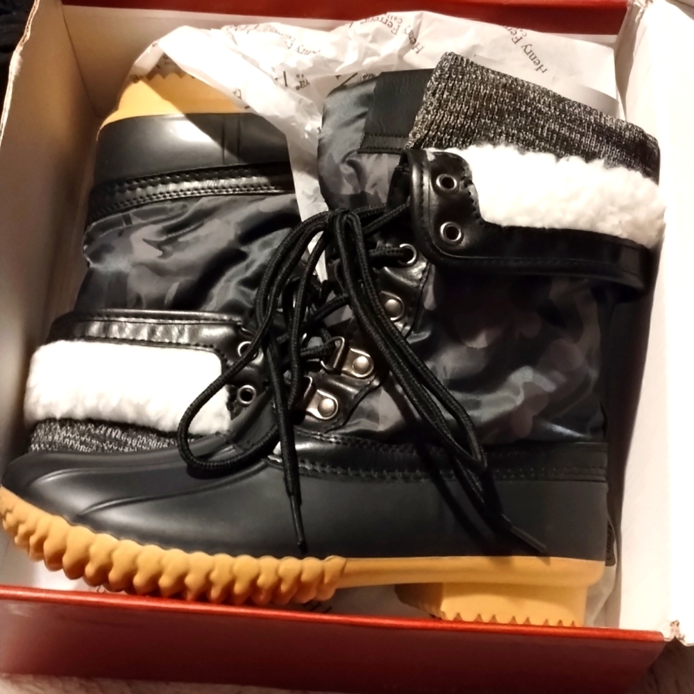 Henry Ferrera duck boots size 6